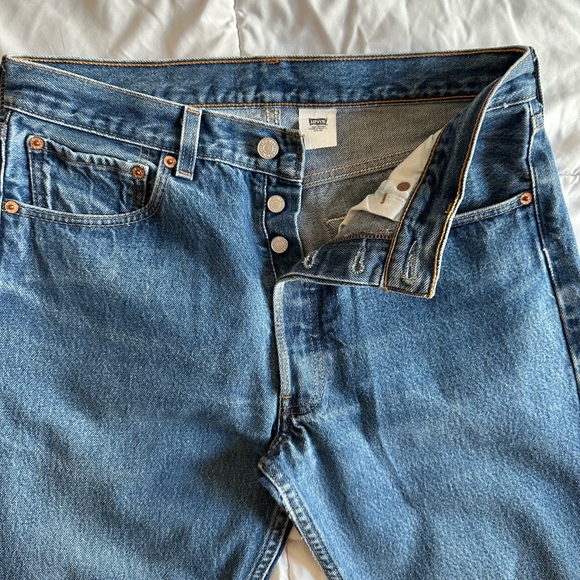 Levi’s Vintage 2001 Men’s 501 Button Fly Jeans Size 33/26, Actual 31/28 - Picture 4 of 12